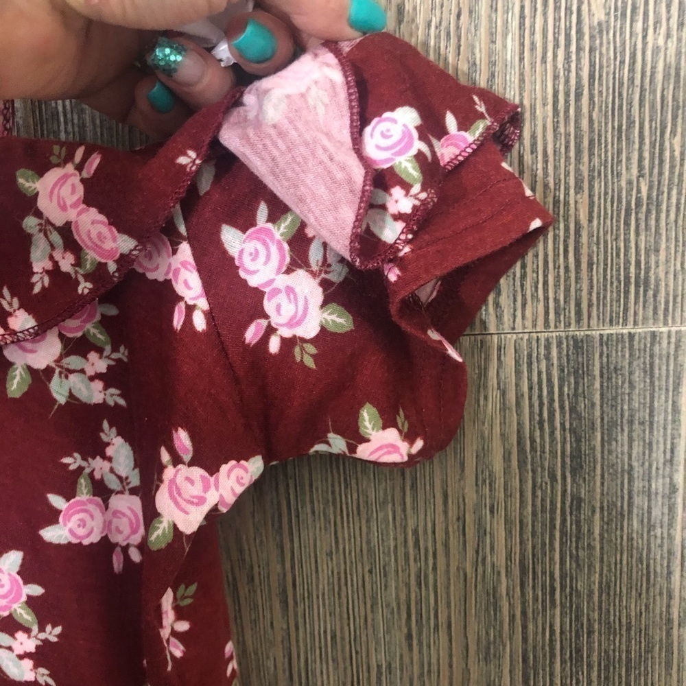 Poof New York Floral Top off the shoulder sleeve - Picture 5 of 6
